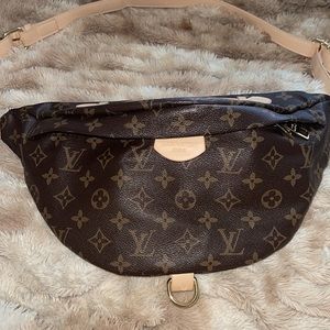 High quality copy of Louis Vuitton bum bag